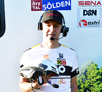 Fahrrad Extremsportler Patric Grüner mit SENA 10R Headset beim RAAM